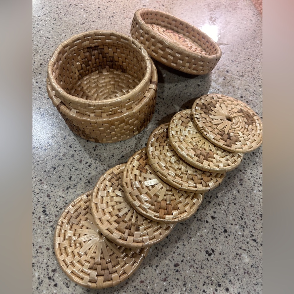 Vintage rattan coaster set (6)